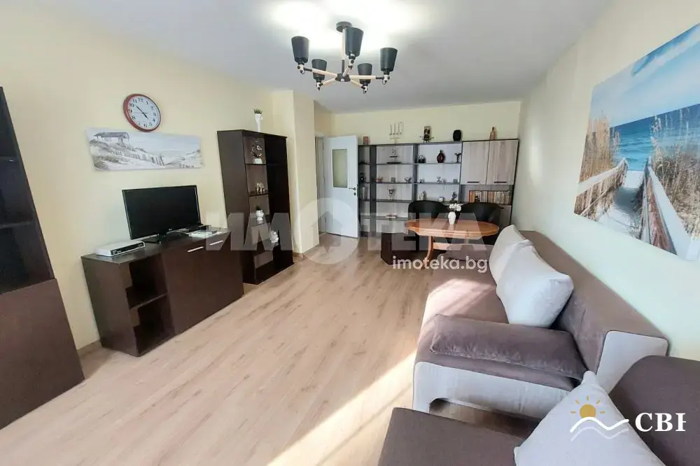 Apartment, 2-room, 70 m², in Burgas. Photo 1 of 13. Burgas, Black Sea, Bulgaria. Cheap Beach Holiday.