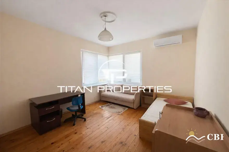 Apartment, 3-room, 98 m², in Varna. Photo 8 of 9. Varna, Black Sea, Bulgaria. Cheap Beach Holiday.