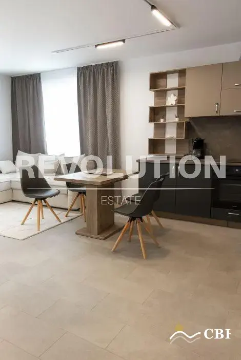 Apartment, 3-room, 85 m², in Varna. Photo 3 of 7. Varna, Black Sea, Bulgaria. Cheap Beach Holiday.