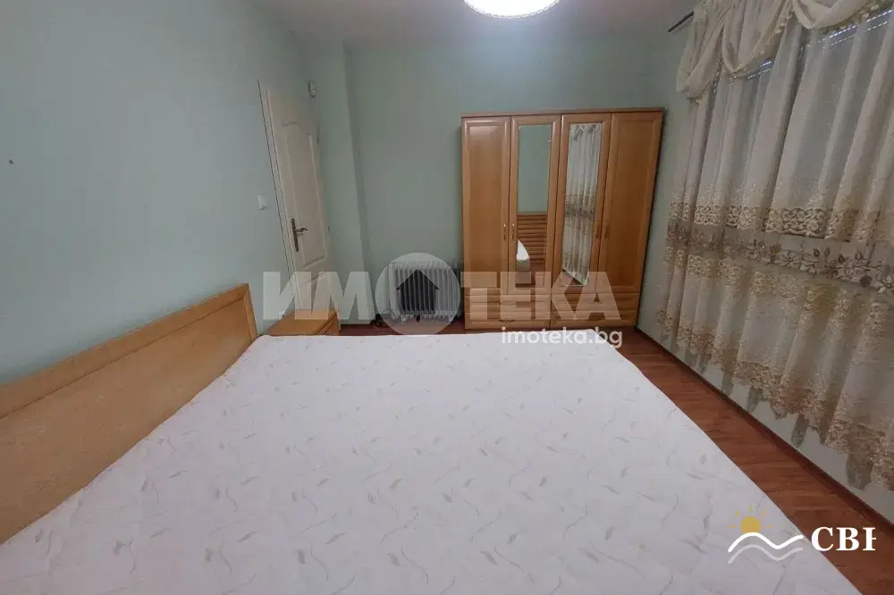 Apartment, 3-room, 110 m², in Burgas. Photo 6 of 10. Burgas, Black Sea, Bulgaria. Cheap Beach Holiday.