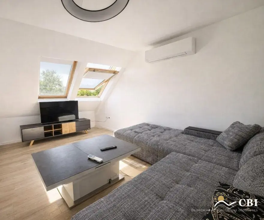 Apartment, 3-room, 115 m², in Izgrev. Photo 1 of 5. Izgrev, Black Sea, Bulgaria. Cheap Beach Holiday.
