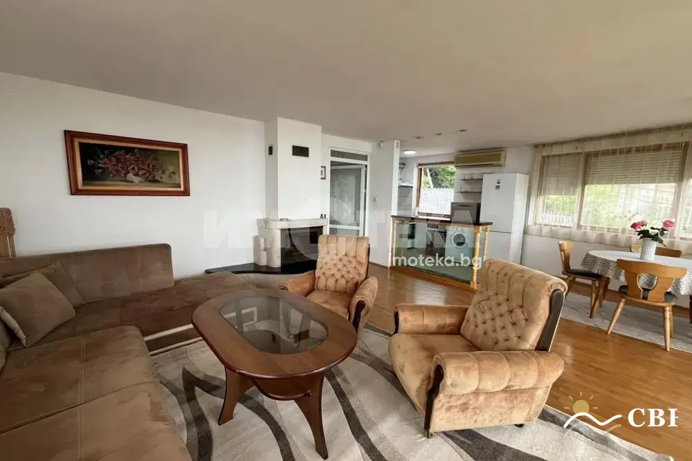 House, 1-room, 80 m², in Varna. Photo 2 of 11. Varna, Black Sea, Bulgaria. Cheap Beach Holiday.
