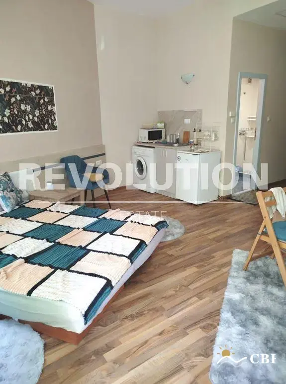 Apartment, 1-room, 35 m², in St. St. Konstantin and Elena. Photo 2 of 4. St. St. Konstantin and Elena, Black Sea, Bulgaria. Cheap Beach Holiday.