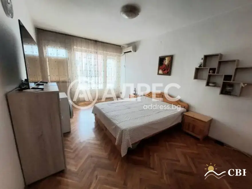 Apartment, 3-room, 75 m², in Burgas. Photo 4 of 10. Burgas, Black Sea, Bulgaria. Cheap Beach Holiday.
