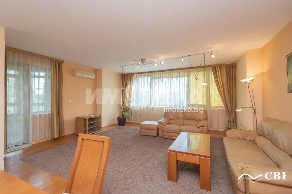 Apartment, 3-room, 130 m², in Varna. Photo 5 of 13. Varna, Black Sea, Bulgaria. Cheap Beach Holiday.