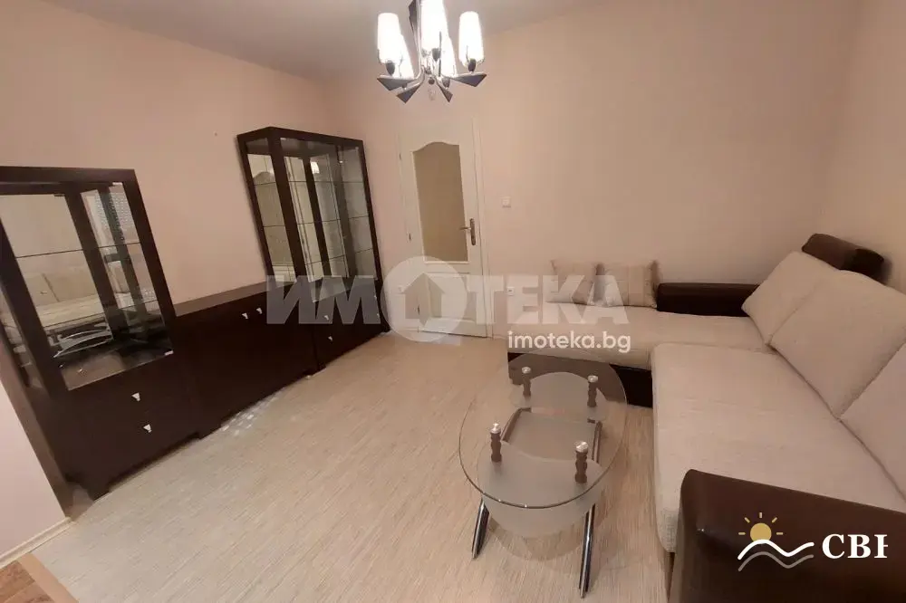 Apartment, 3-room, 110 m², in Burgas. Photo 4 of 10. Burgas, Black Sea, Bulgaria. Cheap Beach Holiday.