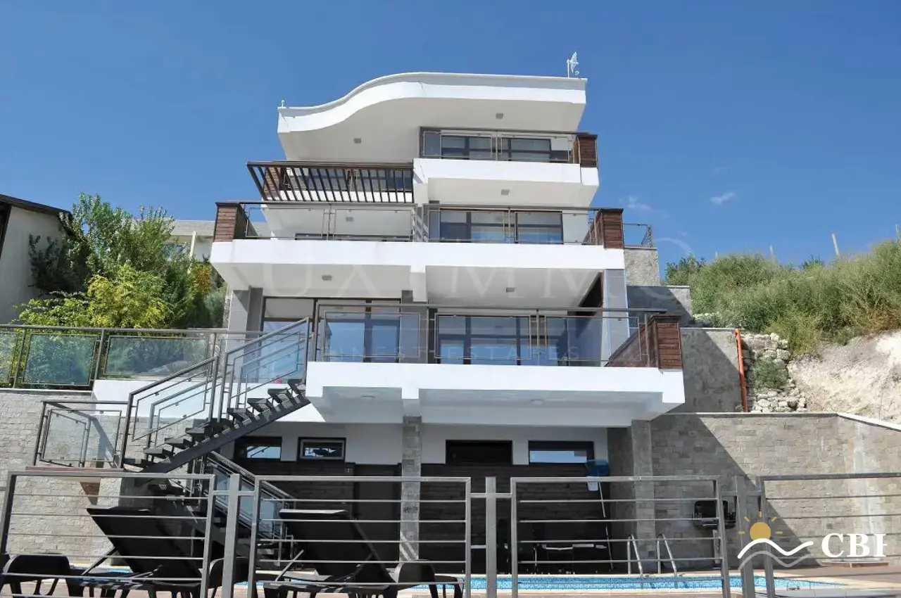 House, 1-room, 350 m², in Obrochishte. Photo 6 of 16. Obrochishte, Black Sea, Bulgaria. Cheap Beach Holiday.