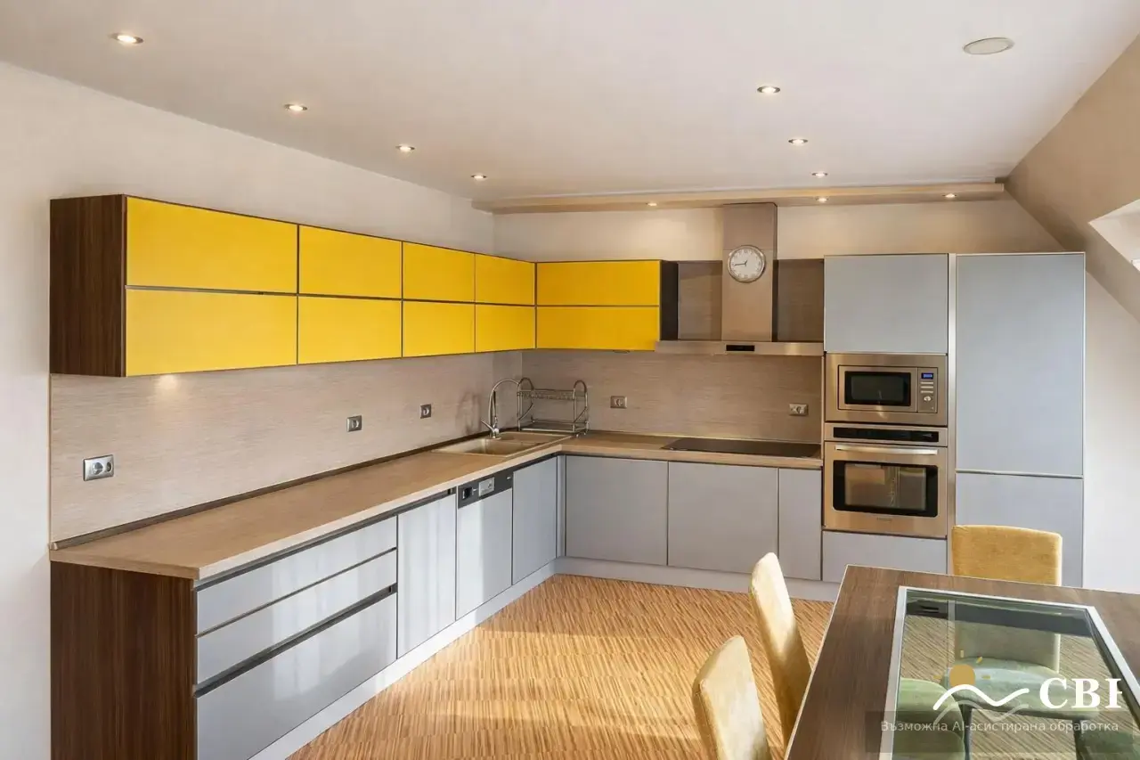 Apartment, 3-room, 140 m², in Varna. Photo 2 of 8. Varna, Black Sea, Bulgaria. Cheap Beach Holiday.