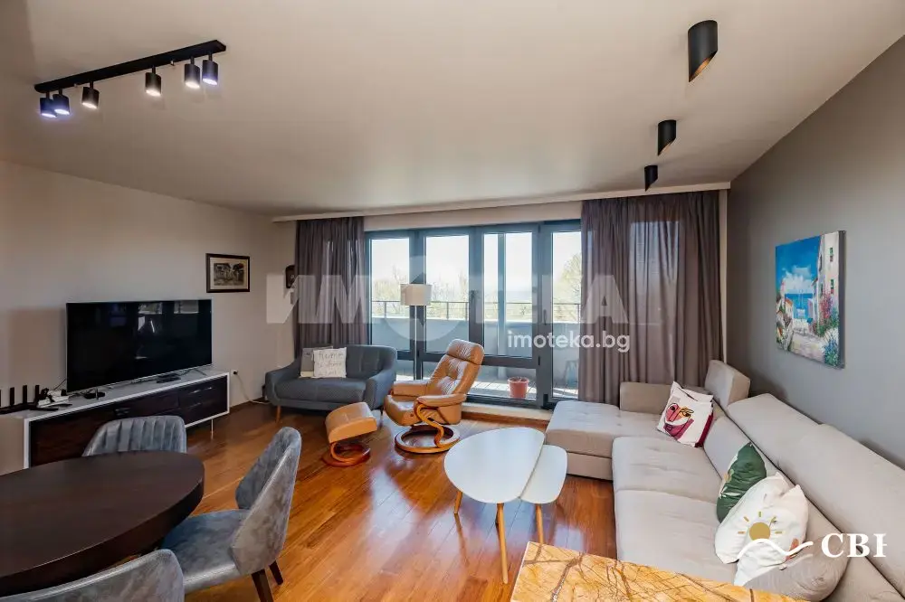 Apartment, 3-room, 100 m², in Varna. Photo 3 of 16. Varna, Black Sea, Bulgaria. Cheap Beach Holiday.