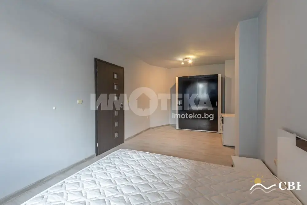 Apartment, 3-room, 80 m², in Varna. Photo 4 of 14. Varna, Black Sea, Bulgaria. Cheap Beach Holiday.