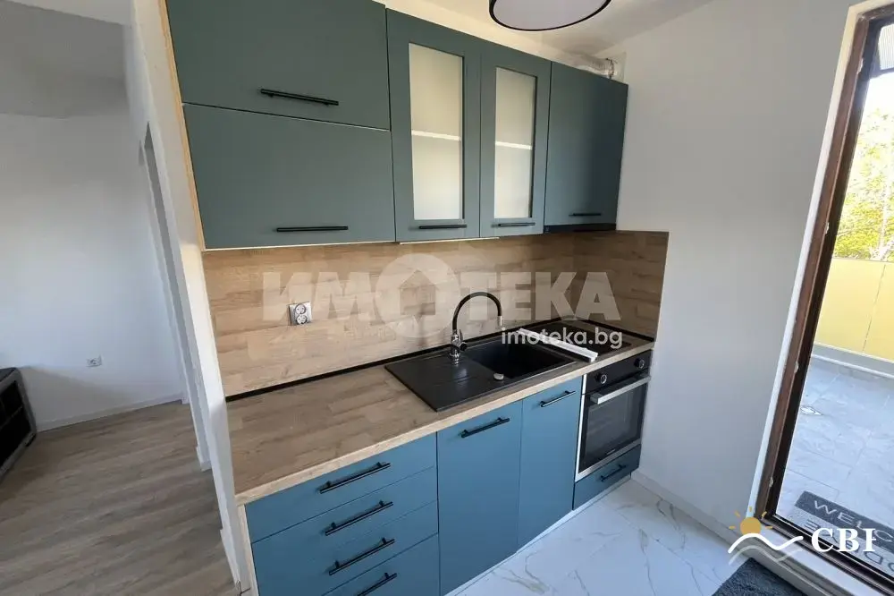 Apartment, 3-room, 150 m², in Izgrev. Photo 3 of 16. Izgrev, Black Sea, Bulgaria. Cheap Beach Holiday.