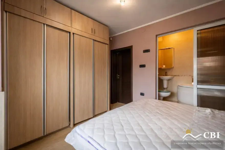 Apartment, 3-room, 90 m², in Varna. Photo 6 of 9. Varna, Black Sea, Bulgaria. Cheap Beach Holiday.