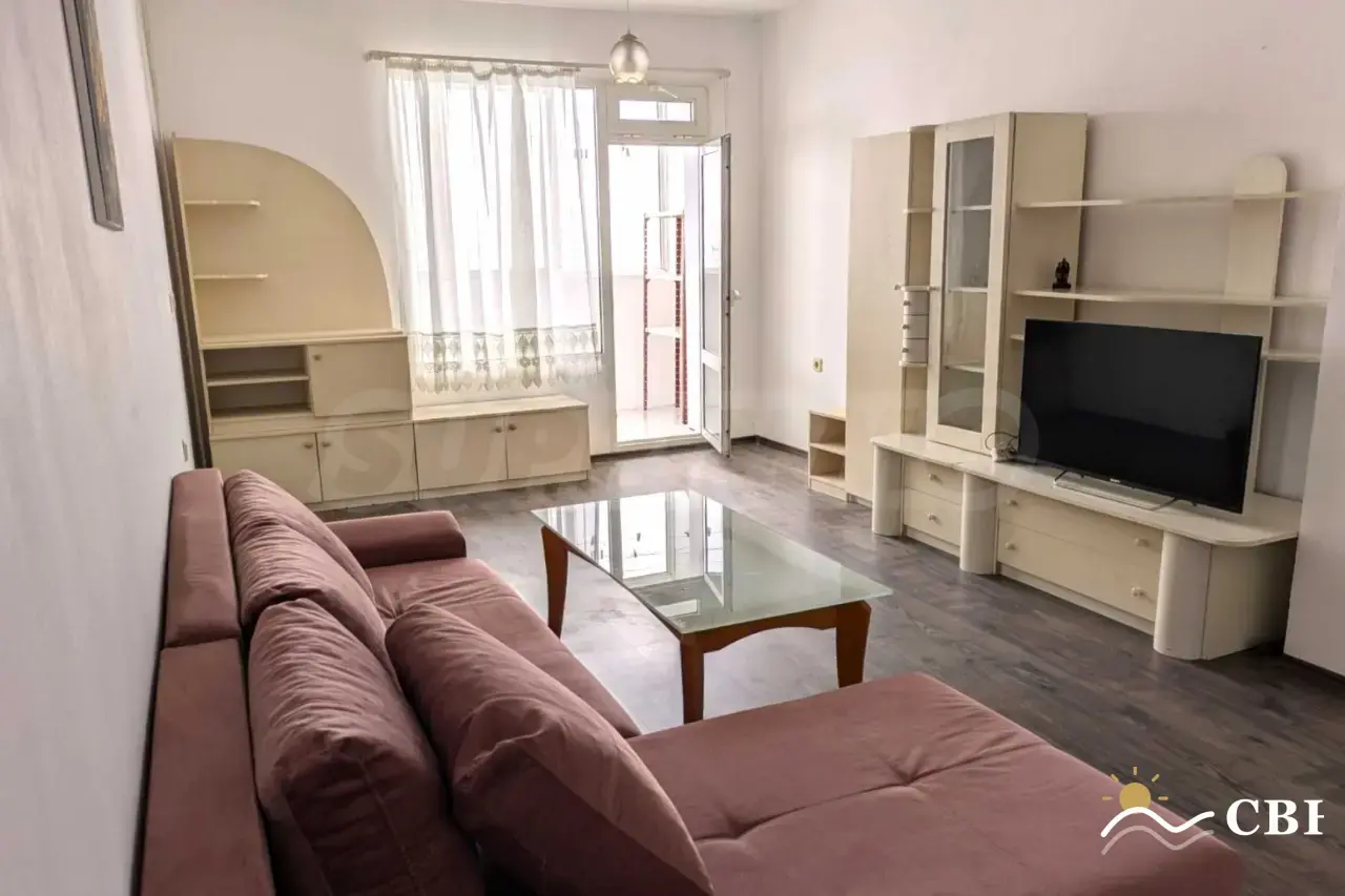 Apartment, 3-room, 62 m², in Burgas. Photo 1 of 14. Burgas, Black Sea, Bulgaria. Cheap Beach Holiday.