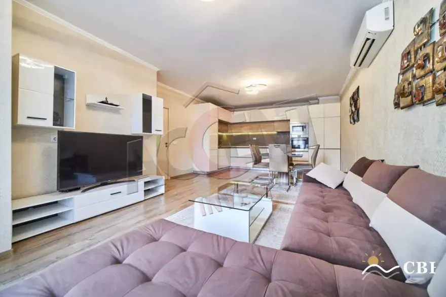 Apartment, 3-room, 125 m², in Varna. Photo 2 of 11. Varna, Black Sea, Bulgaria. Cheap Beach Holiday.