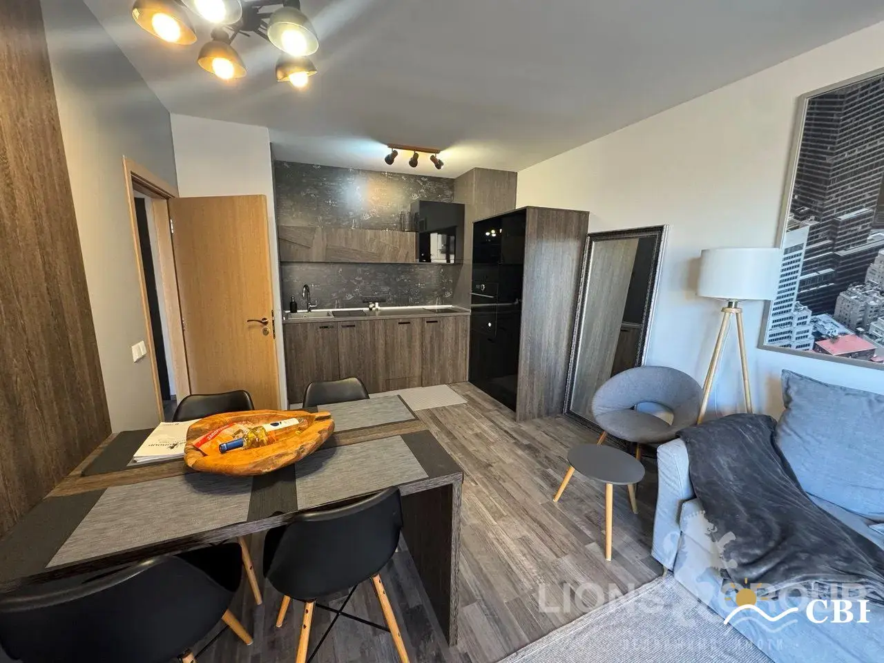 Apartment, 2-room, 75 m², in Varna. Photo 1 of 7. Varna, Black Sea, Bulgaria. Cheap Beach Holiday.