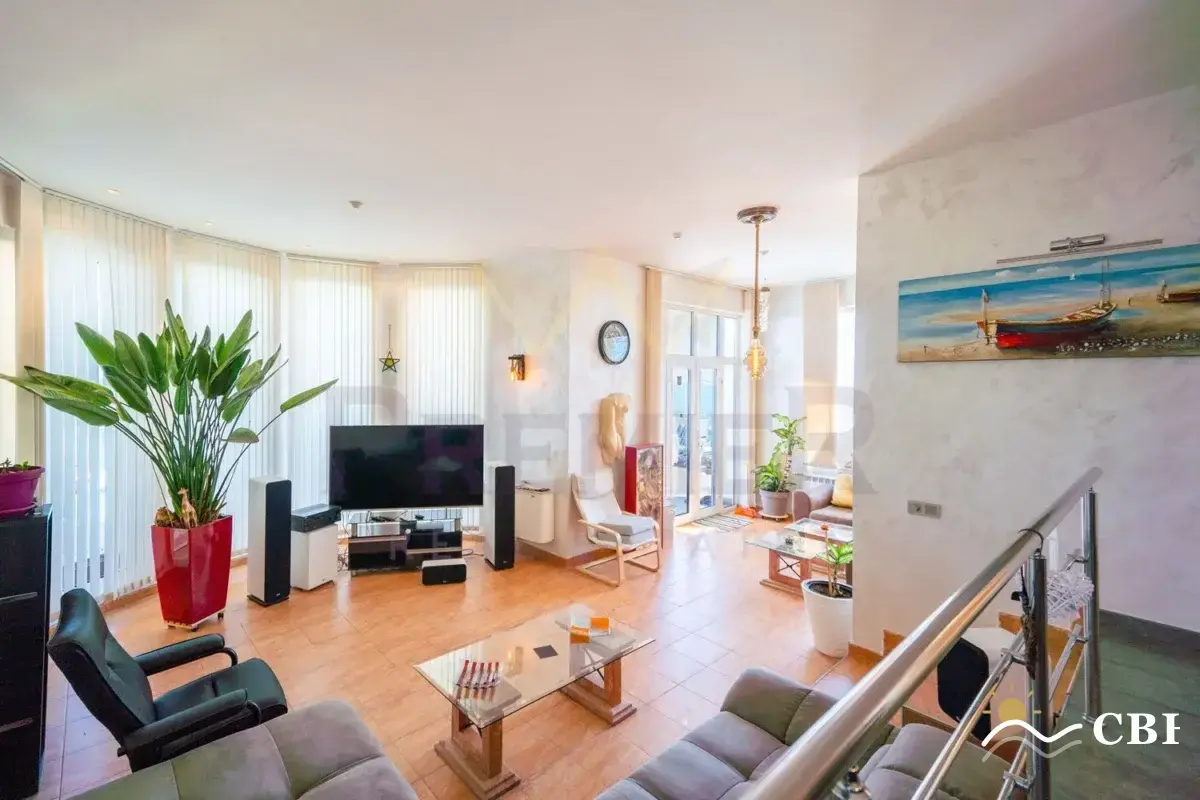 House, 1-room, 380 m², in Balchik. Photo 3 of 16. Balchik, Black Sea, Bulgaria. Cheap Beach Holiday.