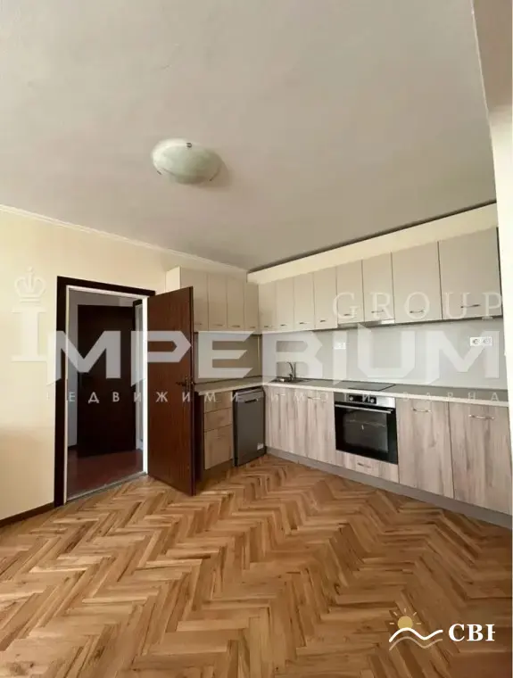 Apartment, 1-room, 25372 m², in Varna. Photo 1 of 12. Varna, Black Sea, Bulgaria. Cheap Beach Holiday.