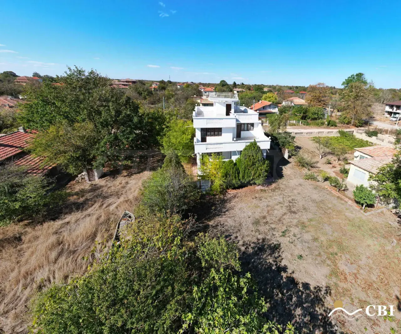 House, 11-room, 323 m², in Krapets. Photo 4 of 15. Krapets, Black Sea, Bulgaria. Cheap Beach Holiday.