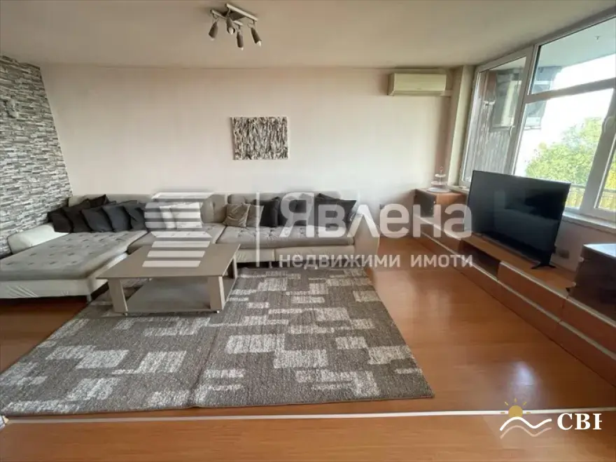 Apartment, 4-room, 120 m², in Varna. Photo 1 of 13. Varna, Black Sea, Bulgaria. Cheap Beach Holiday.