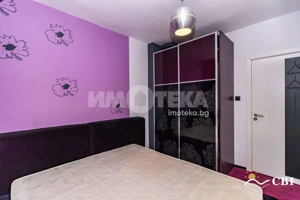 Apartment, 3-room, 80 m², in Varna. Photo 5 of 11. Varna, Black Sea, Bulgaria. Cheap Beach Holiday.
