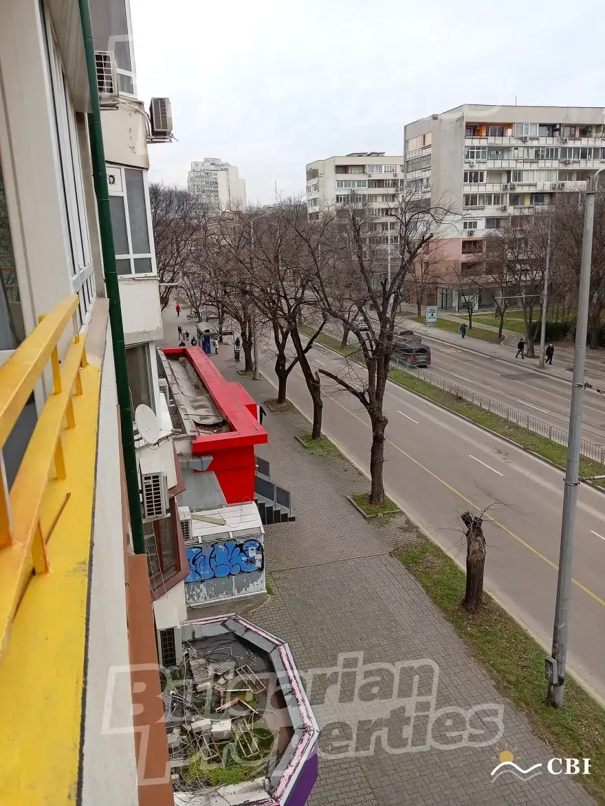 Apartment, 4-room, 97 m², in Varna. Photo 5 of 11. Varna, Black Sea, Bulgaria. Cheap Beach Holiday.