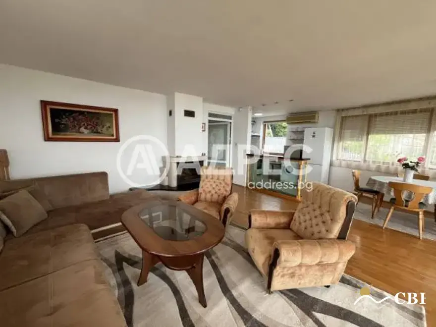 House, 1-room, 80 m², in Varna. Photo 2 of 11. Varna, Black Sea, Bulgaria. Cheap Beach Holiday.