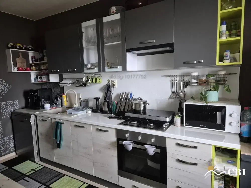 House, 1-room, 400 m², in Burgas. Photo 2 of 3. Burgas, Black Sea, Bulgaria. Cheap Beach Holiday.