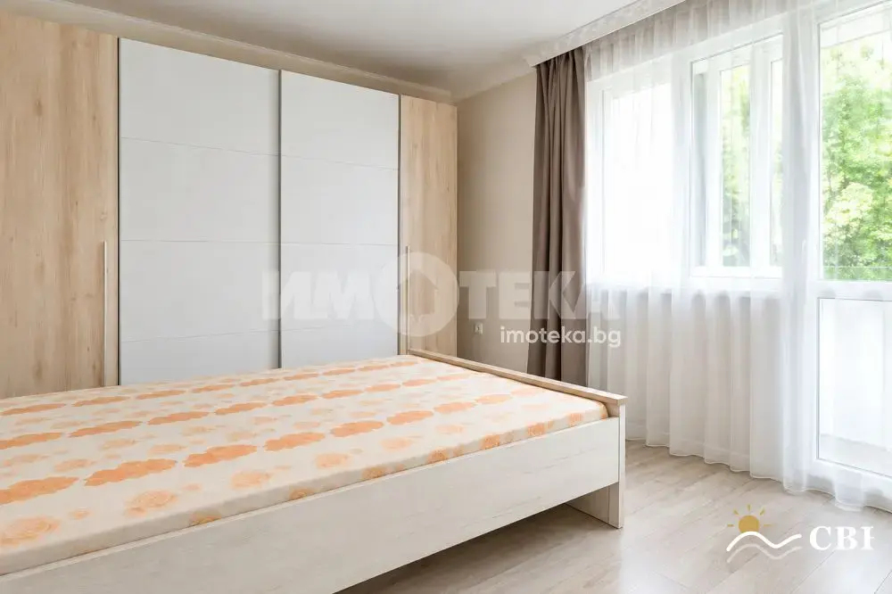 Apartment, 3-room, 100 m², in Varna. Photo 6 of 9. Varna, Black Sea, Bulgaria. Cheap Beach Holiday.