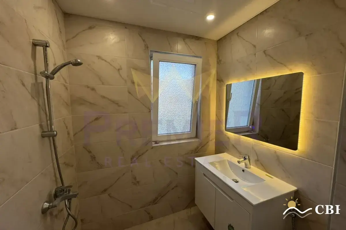 Apartment, 3-room, 100 m², in Izgrev. Photo 9 of 12. Izgrev, Black Sea, Bulgaria. Cheap Beach Holiday.