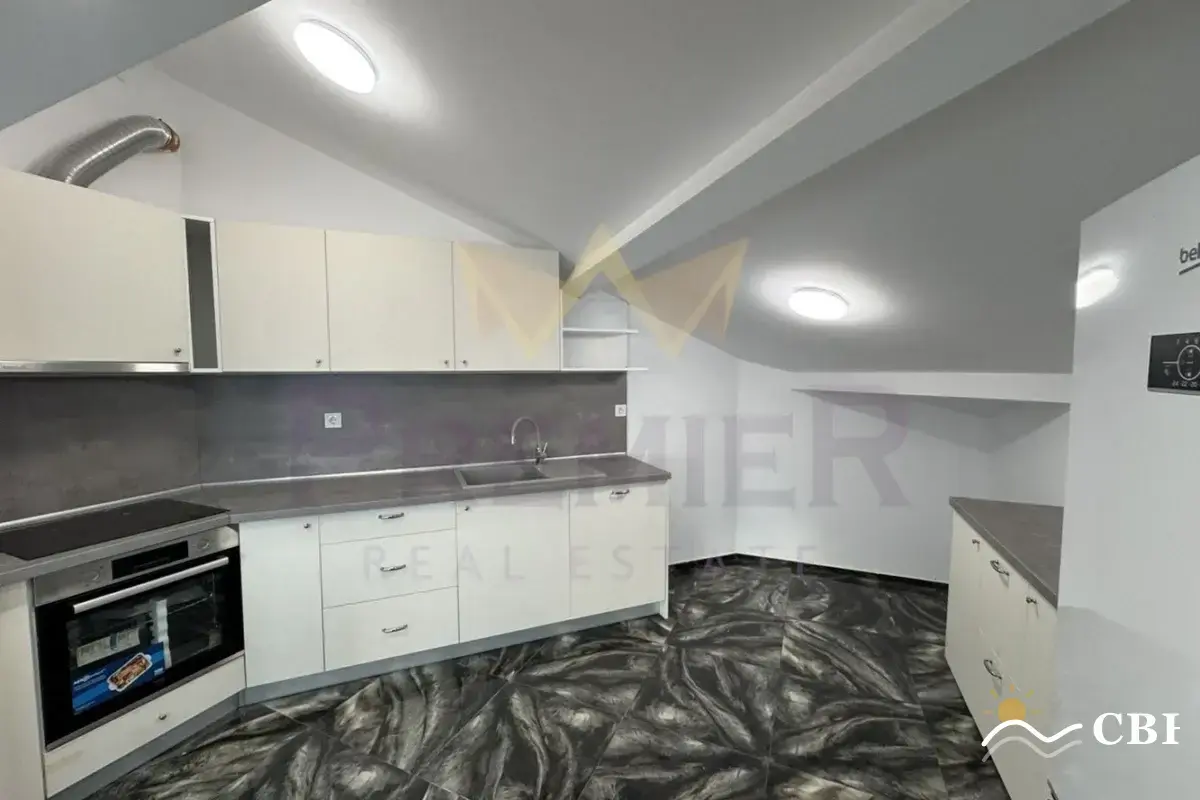 Apartment, 4-room, 100 m², in Izgrev. Photo 4 of 16. Izgrev, Black Sea, Bulgaria. Cheap Beach Holiday.