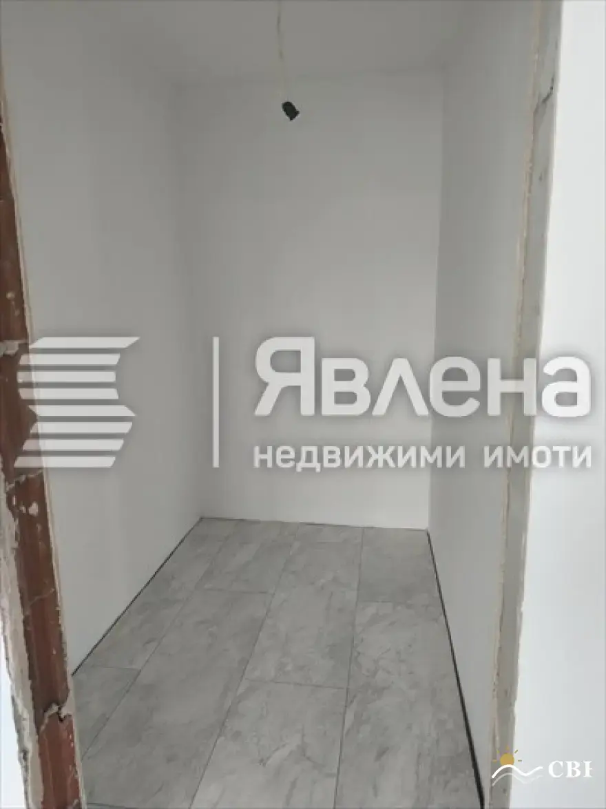 Apartment, 2-room, 64 m², in Burgas. Photo 3 of 7. Burgas, Black Sea, Bulgaria. Cheap Beach Holiday.