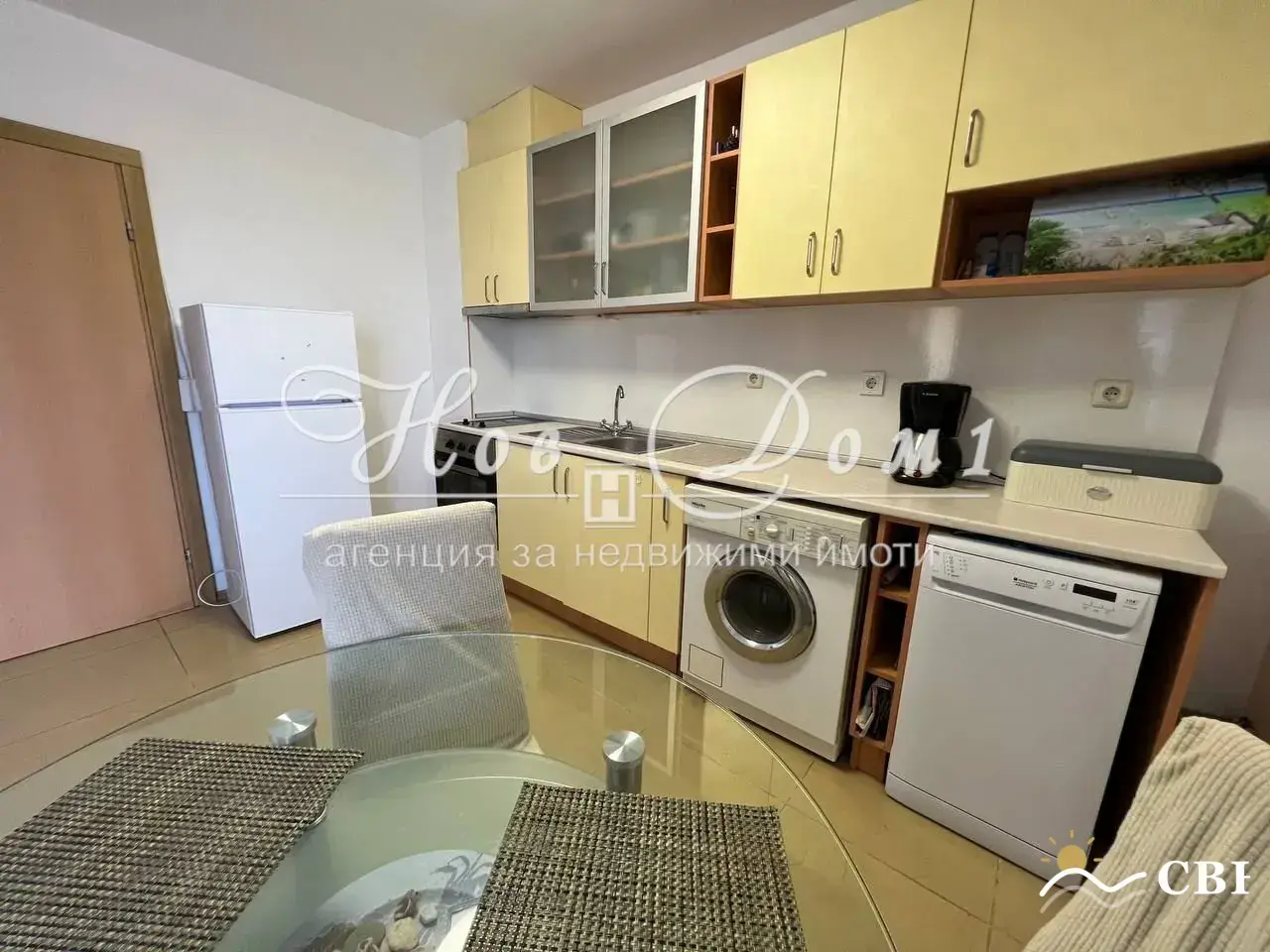 Apartment, 1-room, 65 m², in St. St. Konstantin and Elena. Photo 6 of 11. St. St. Konstantin and Elena, Black Sea, Bulgaria. Cheap Beach Holiday.