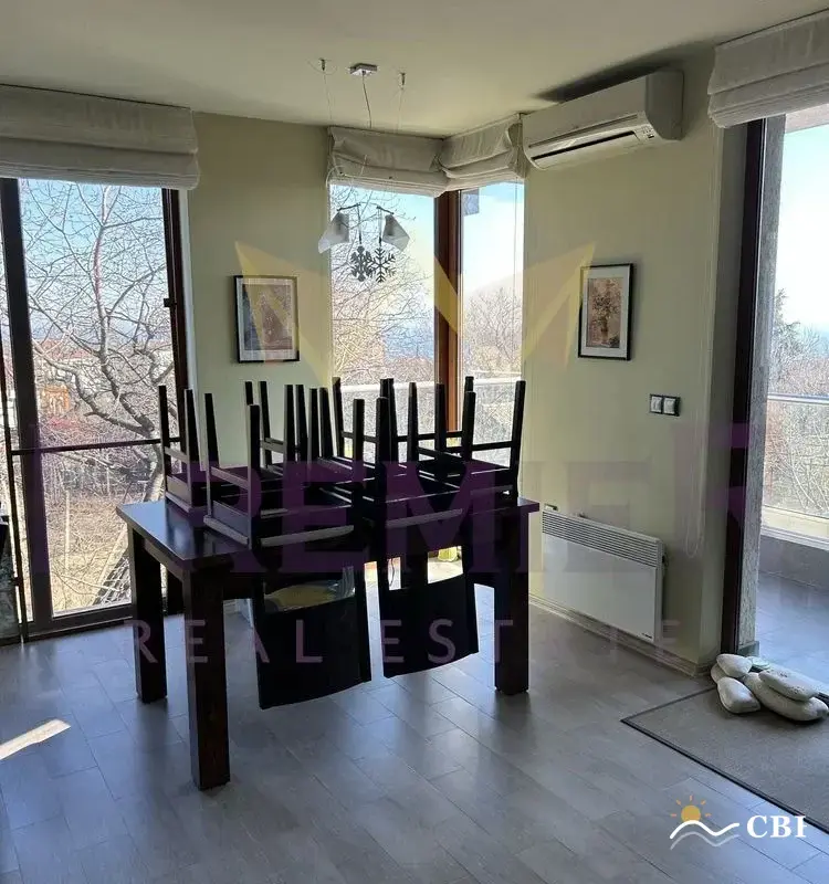 Apartment, 3-room, 116 m², in Varna. Photo 2 of 7. Varna, Black Sea, Bulgaria. Cheap Beach Holiday.