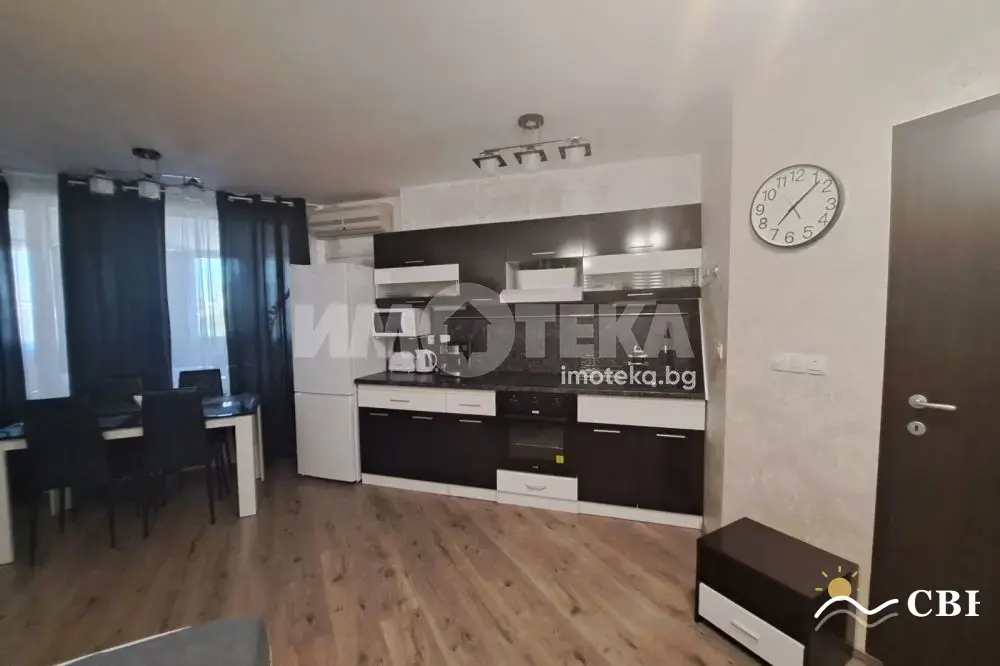 Apartment, 2-room, 55 m², in Burgas. Photo 3 of 11. Burgas, Black Sea, Bulgaria. Cheap Beach Holiday.