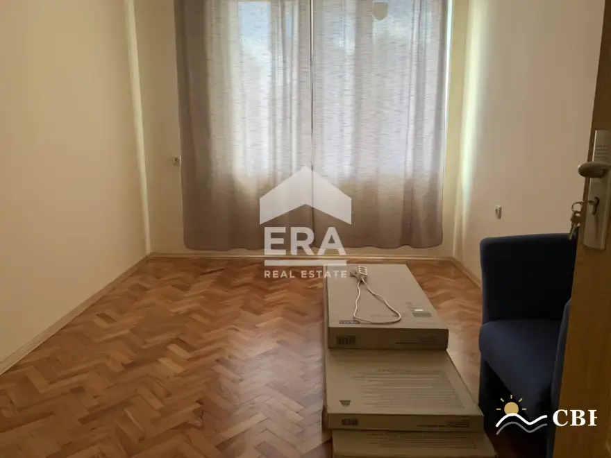 Apartment, 4-room, 80 m², in Burgas. Photo 7 of 10. Burgas, Black Sea, Bulgaria. Cheap Beach Holiday.