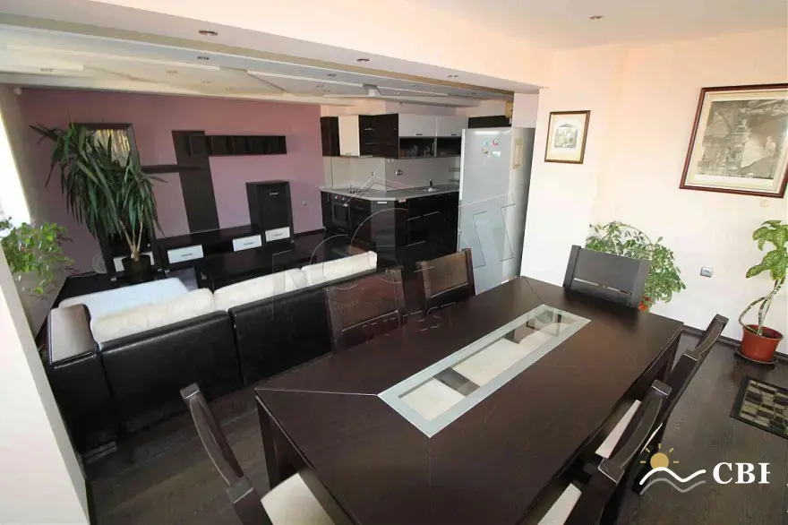 Apartment, 3-room, 115 m², in Varna. Photo 5 of 15. Varna, Black Sea, Bulgaria. Cheap Beach Holiday.