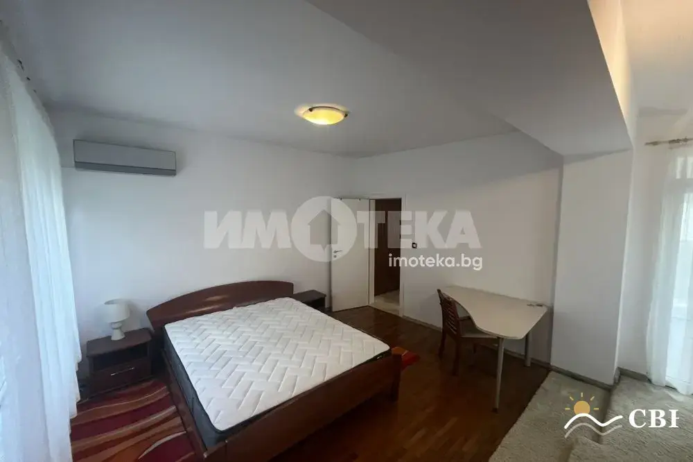 Apartment, 3-room, 90 m², in Varna. Photo 3 of 10. Varna, Black Sea, Bulgaria. Cheap Beach Holiday.