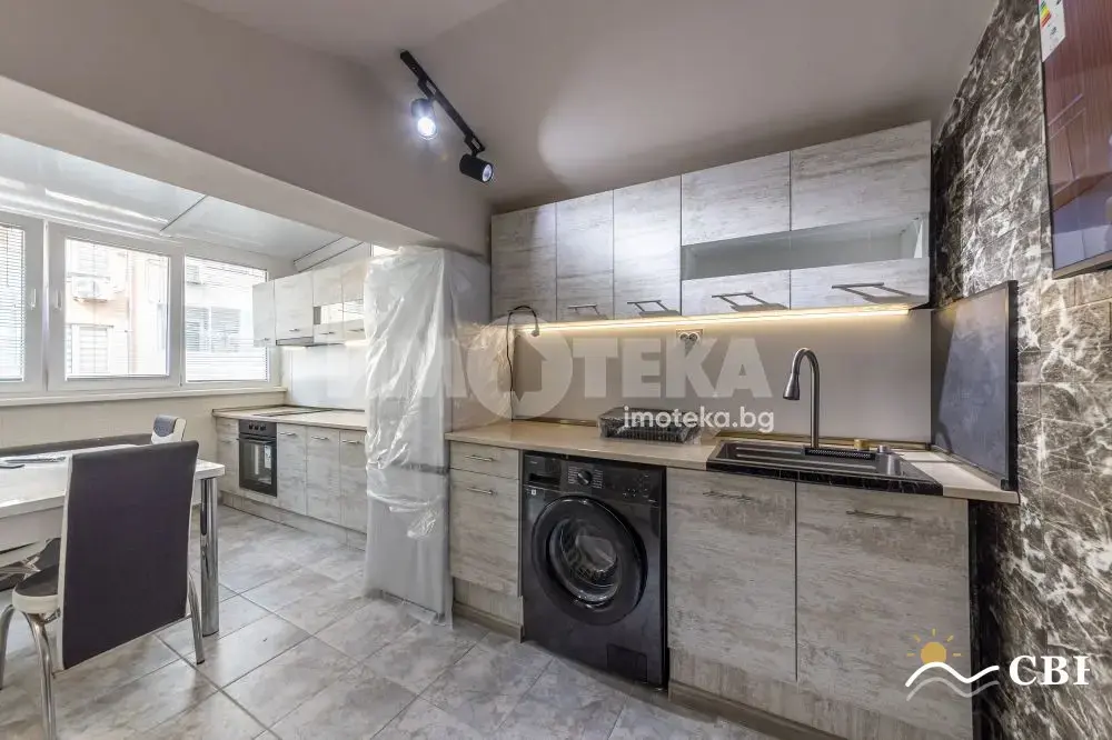 Apartment, 3-room, 80 m², in Varna. Photo 1 of 14. Varna, Black Sea, Bulgaria. Cheap Beach Holiday.