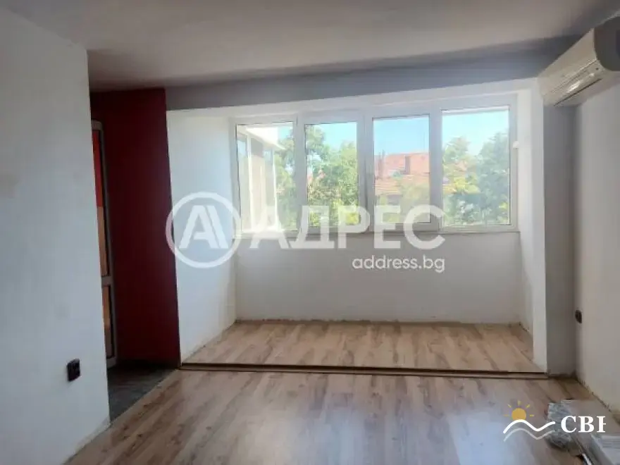 Apartment, 3-room, 100 m², in Burgas. Photo 2 of 8. Burgas, Black Sea, Bulgaria. Cheap Beach Holiday.