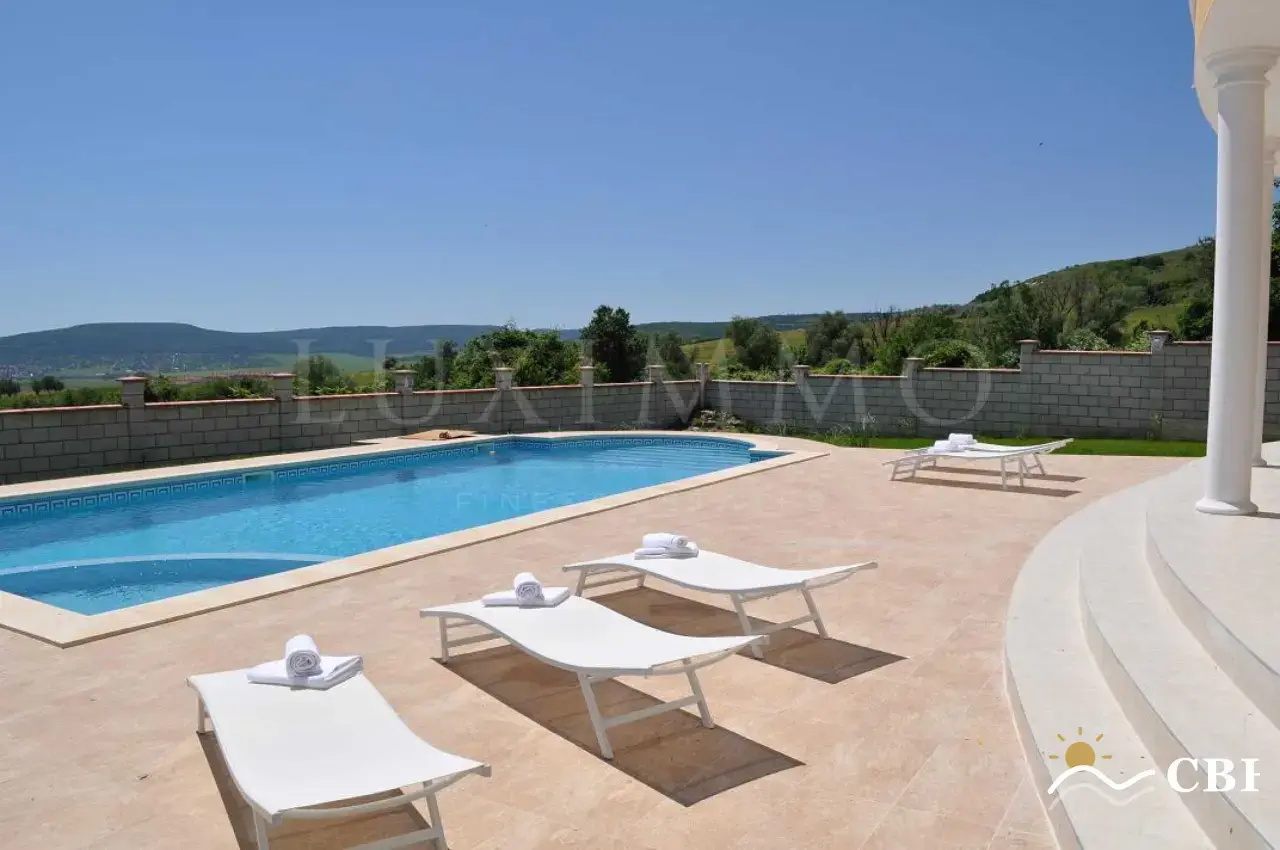 House, 1-room, 450 m², in Kranevo. Photo 3 of 16. Kranevo, Black Sea, Bulgaria. Cheap Beach Holiday.