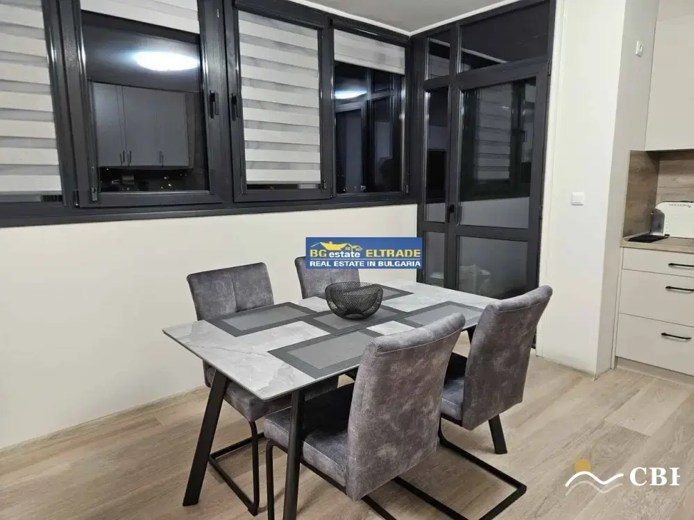 Apartment, 3-room, 90 m², in Pomorie. Photo 6 of 6. Pomorie, Black Sea, Bulgaria. Cheap Beach Holiday.