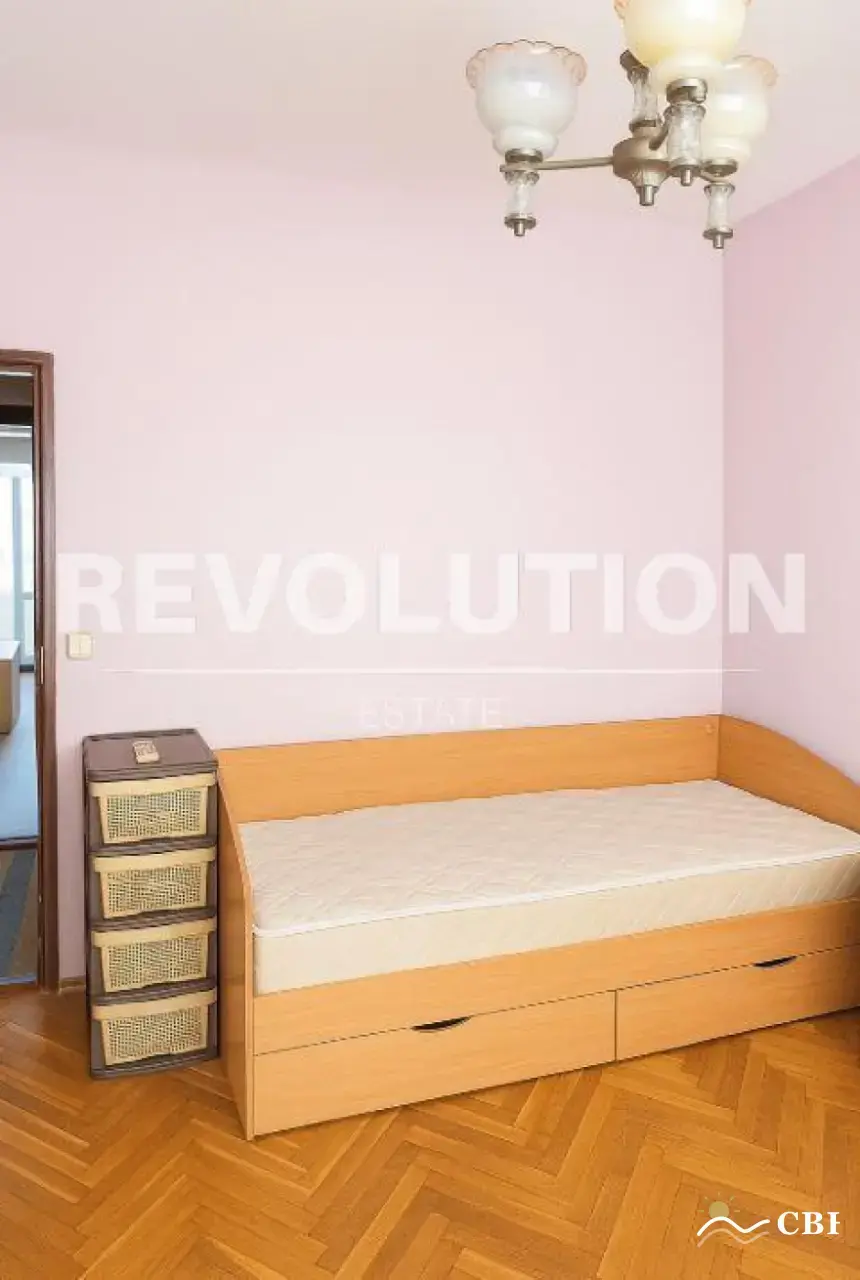 Apartment, 2-room, 76 m², in Varna. Photo 5 of 7. Varna, Black Sea, Bulgaria. Cheap Beach Holiday.