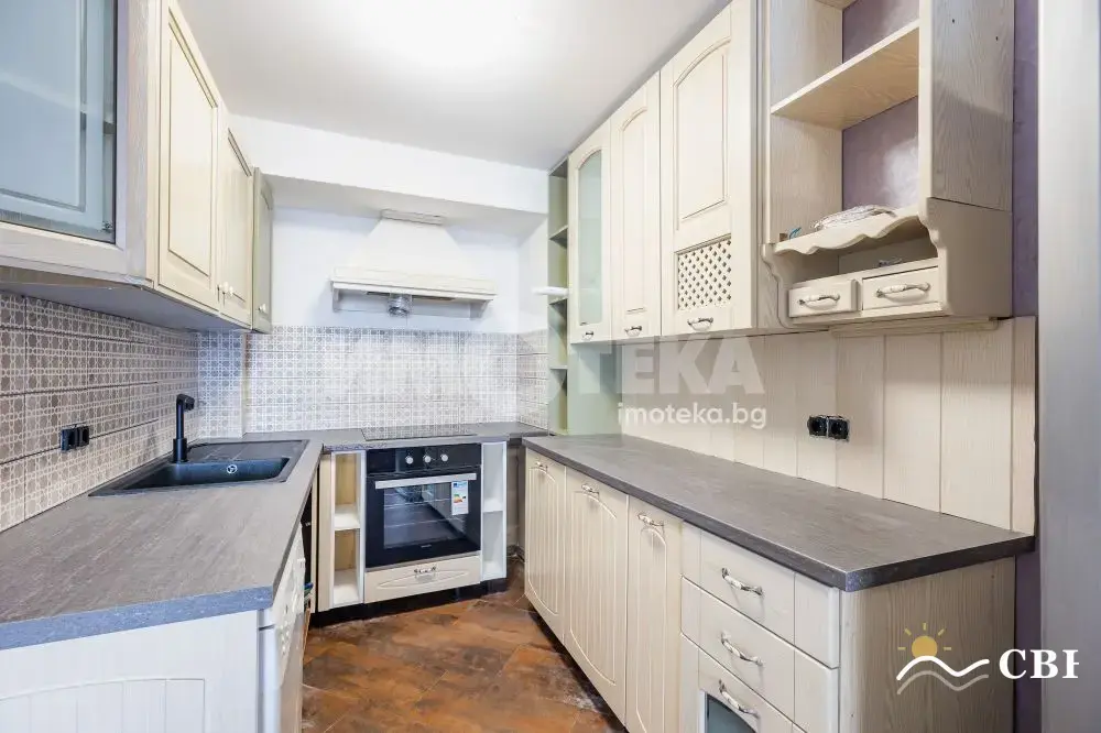 Apartment, 3-room, 98 m², in Varna. Photo 7 of 13. Varna, Black Sea, Bulgaria. Cheap Beach Holiday.