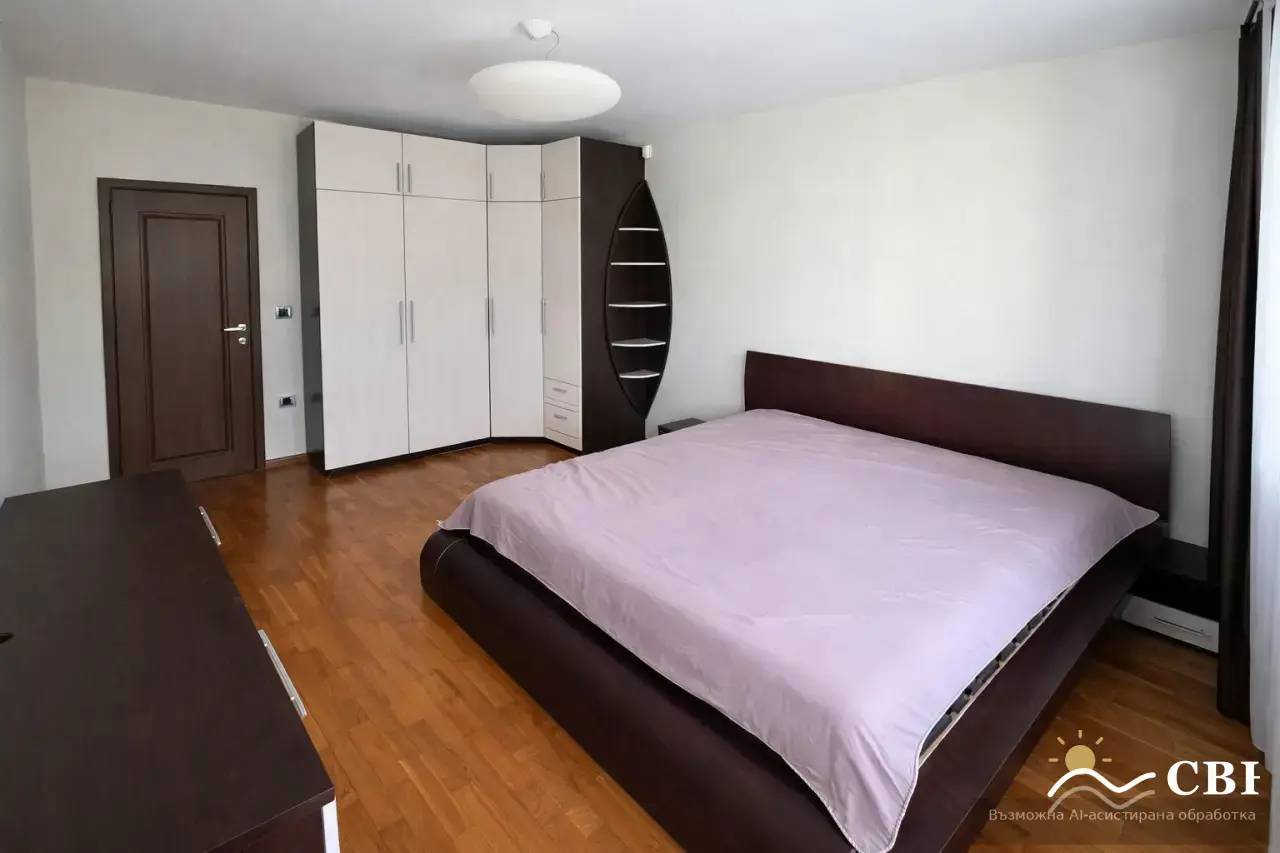 Apartment, 3-room, 123 m², in Burgas. Photo 6 of 9. Burgas, Black Sea, Bulgaria. Cheap Beach Holiday.