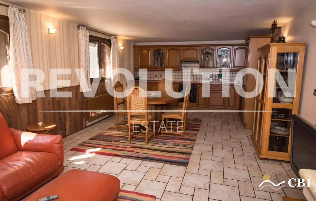 House, 1-room, 300 m², in Varna. Photo 3 of 16. Varna, Black Sea, Bulgaria. Cheap Beach Holiday.