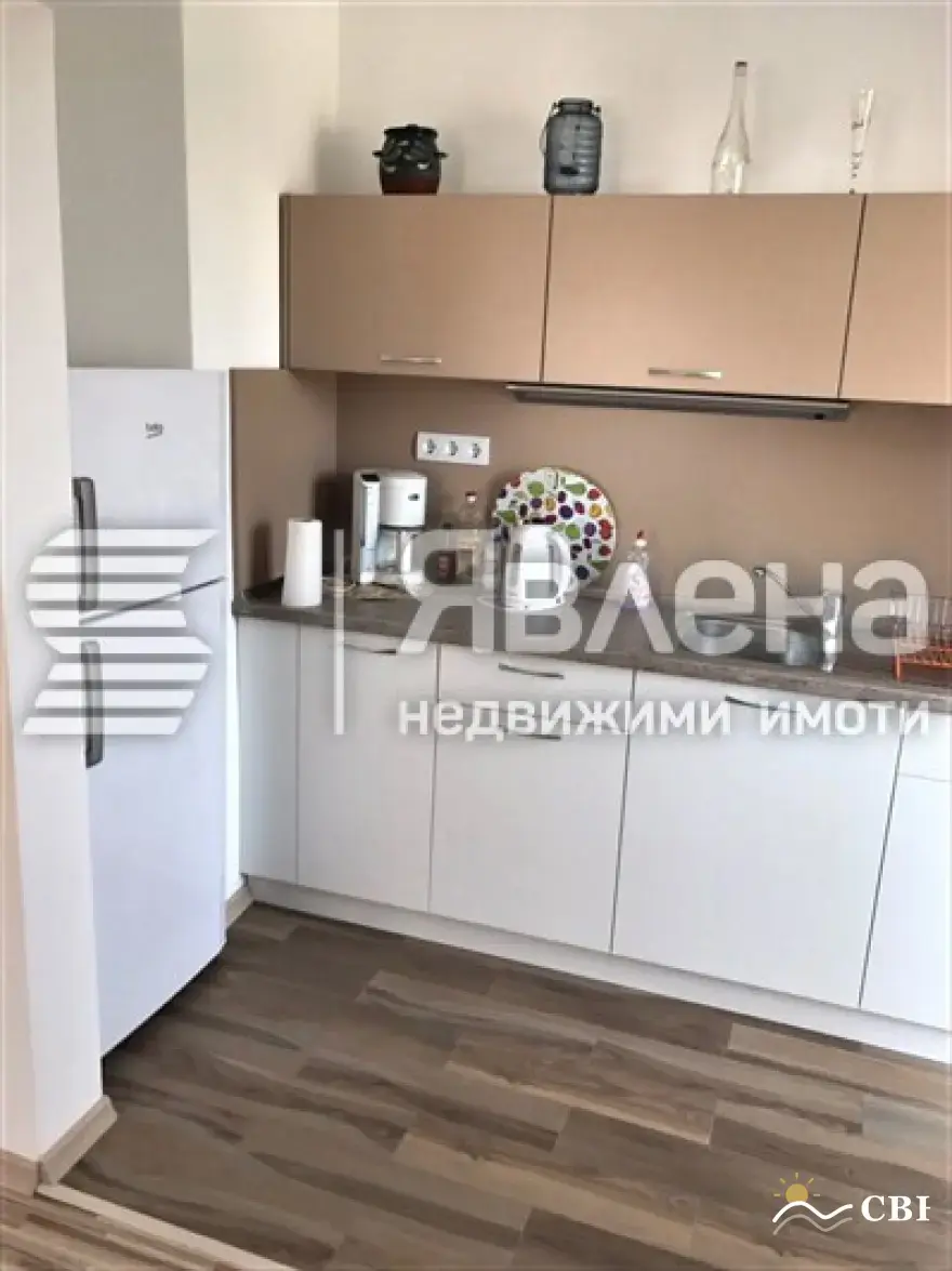 Apartment, 4-room, 115 m², in Burgas. Photo 8 of 16. Burgas, Black Sea, Bulgaria. Cheap Beach Holiday.