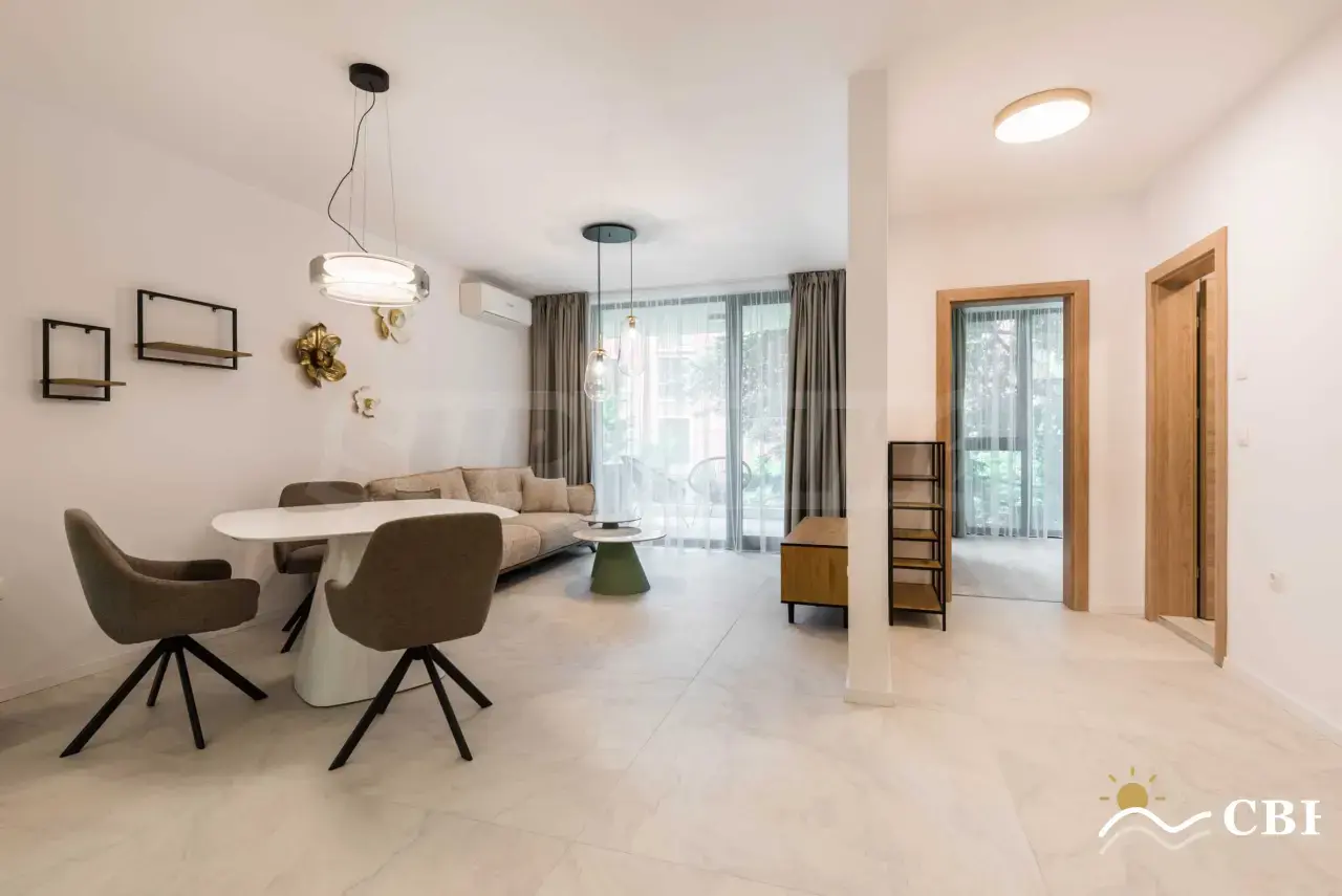 Apartment, 2-room, 78 m², in St. St. Konstantin and Elena. Photo 2 of 16. St. St. Konstantin and Elena, Black Sea, Bulgaria. Cheap Beach Holiday.