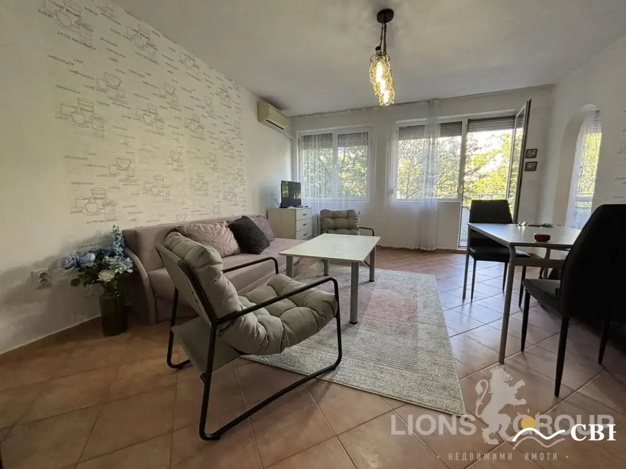 Apartment, 3-room, 85 m², in Varna. Photo 2 of 16. Varna, Black Sea, Bulgaria. Cheap Beach Holiday.