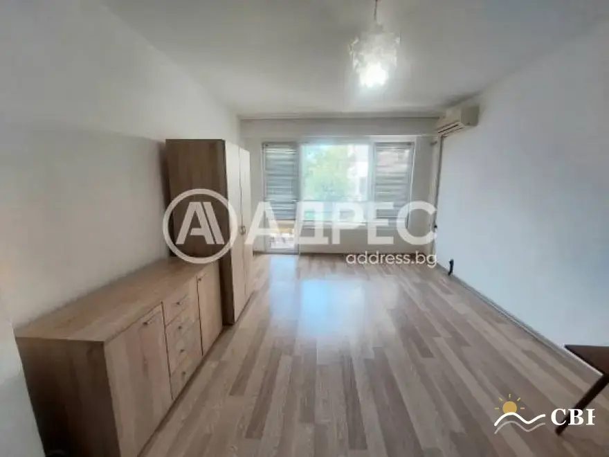 Apartment, 2-room, 70 m², in Burgas. Photo 1 of 7. Burgas, Black Sea, Bulgaria. Cheap Beach Holiday.