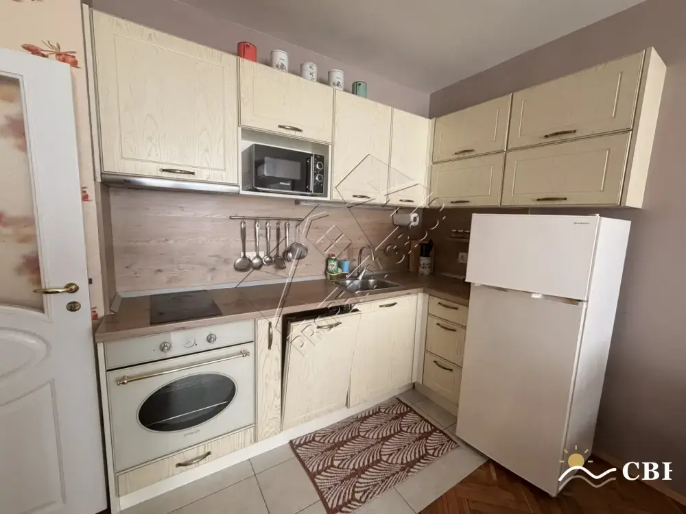 Apartment, 3-room, 80 m², in Pomorie. Photo 5 of 16. Pomorie, Black Sea, Bulgaria. Cheap Beach Holiday.